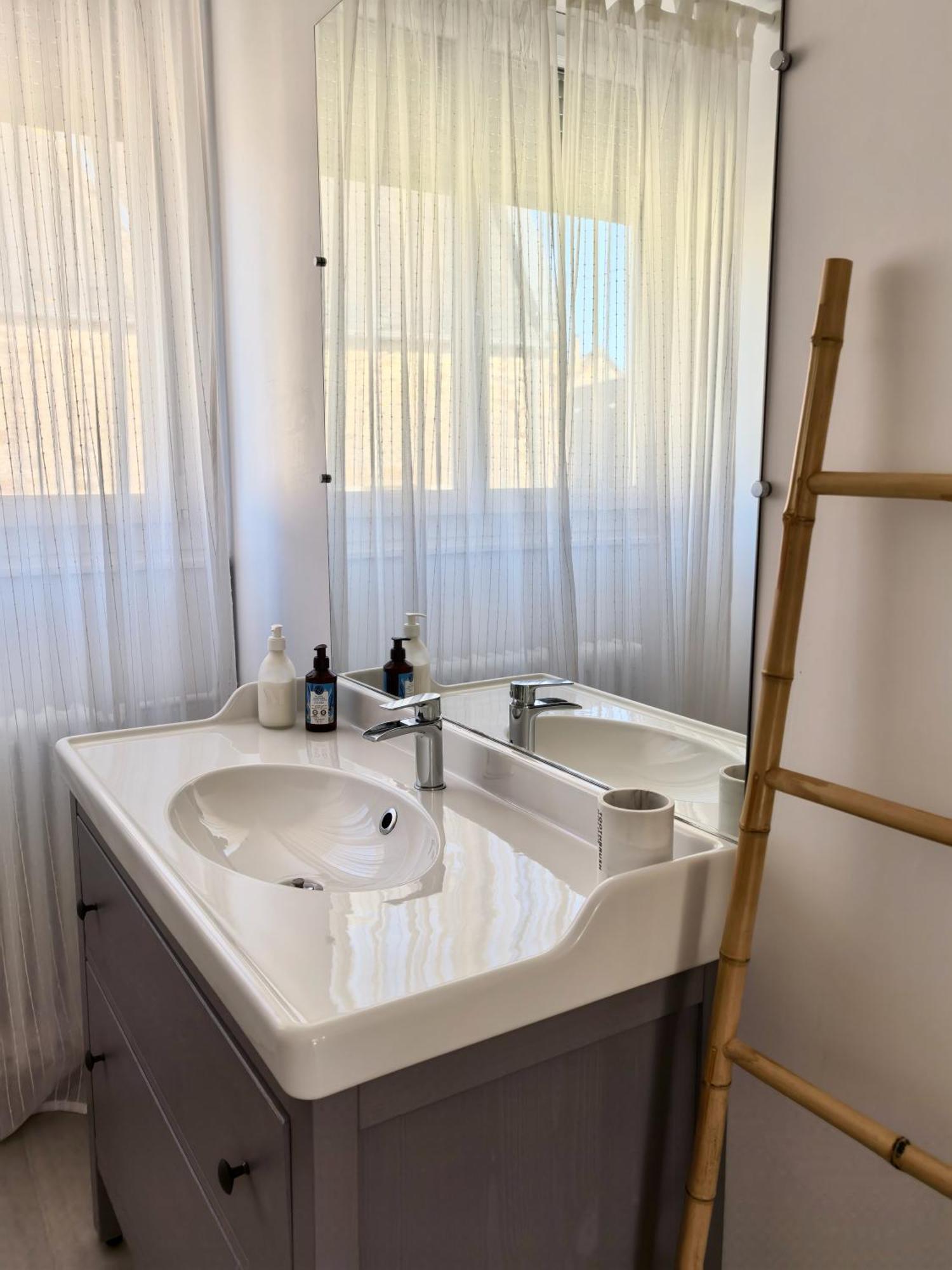 La Triolette, Maison Chaleureuse, Independante Et Refaite A Neuf Dans Le Vieux Coutainville, Tourisme Ou Teletravail Аґон-Кутенвіль Екстер'єр фото